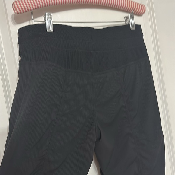 Lululemon pants - Picture 4 of 8
